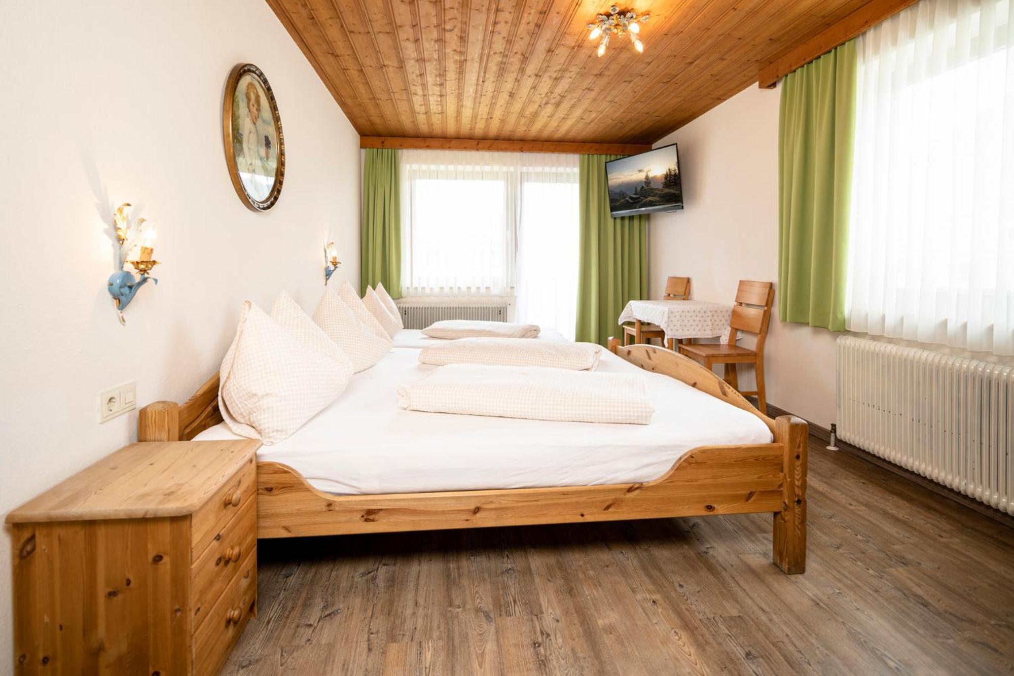 Gasthof Pension Knapp Штрас-им-Циллерталь Номер фото